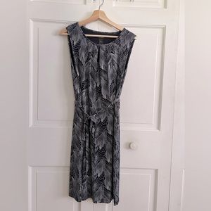 Ann Taylor Sleeveless Dress (navy & white) Sz Large